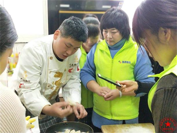 宝宝好像好几天没排便了，这是怎么回事？