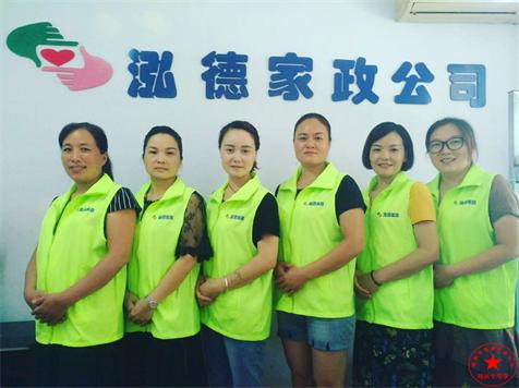 洗澡，穿衣，宝宝哭闹不配合怎么办?